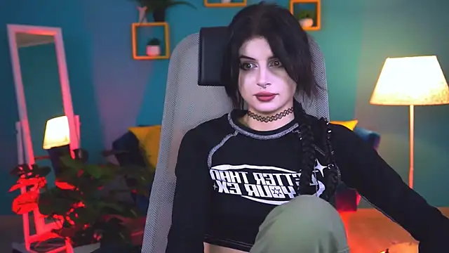 Snapshot of JadeCastle_ chatting on October 6, 2025, 5:24 pm JadeCastle online show from October 6, 2025, 5:24 pm