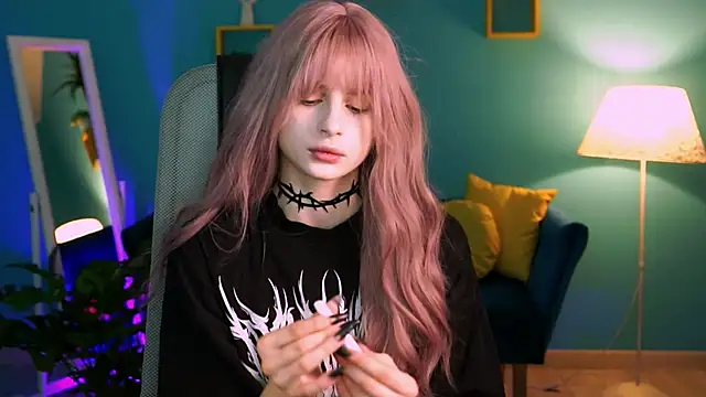 Snapshot of JadeCastle_ chatting on March 18, 2025, 5:02 am JadeCastle online show from March 18, 2025, 5:02 am