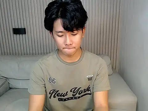 dangerzone0122 online show from April 18, 2026, 5:04 pm