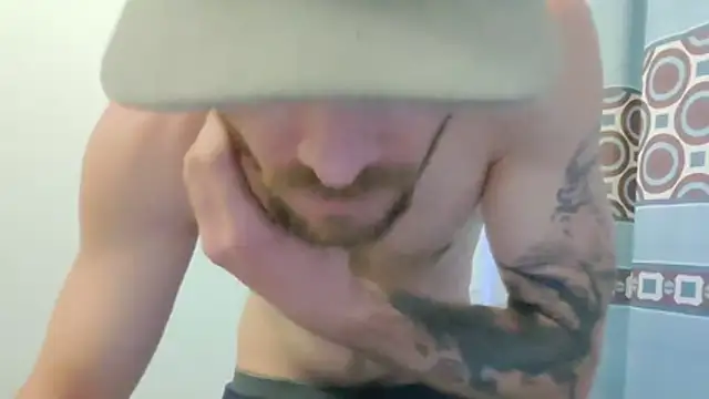 Snapshot of Huntzg23 chatting on November 27, 2025, 6:41 pm Huntzg23 online show from November 27, 2025, 6:41 pm