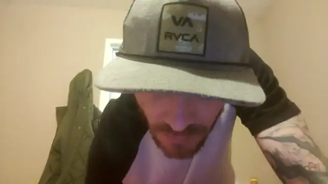 Huntzg23 online show from December 19, 2025, 10:12 pm