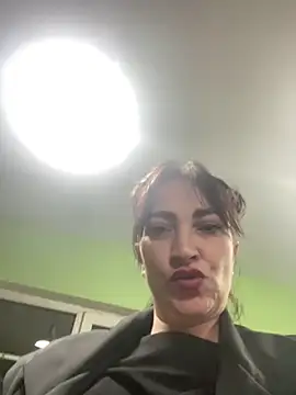 Snapshot of AnneHaddaway chatting on May 7, 2026, 10:57 pm AnneHaddaway online show from May 7, 2026, 10:57 pm