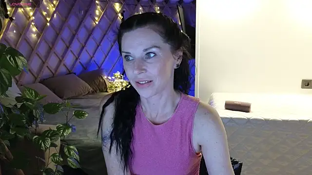Snapshot of LinaJoy chatting on June 24, 2026, 10:07 pm LinaJoy online show from June 24, 2026, 10:07 pm
