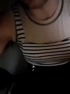 Snapshot of priscilla420 chatting on March 9, 2025, 3:43 am priscilla420 online show from March 9, 2025, 3:43 am