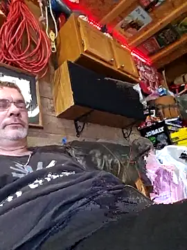 tileguyyy online show from September 12, 2025, 6:07 pm