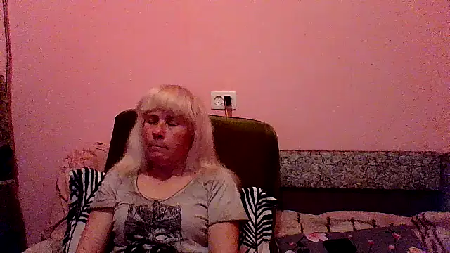 sakura blonde online show from April 20, 2026, 7:15 pm