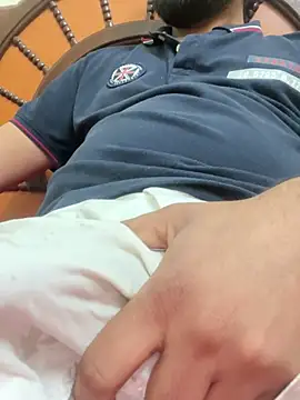 Snapshot of Arsh_Loves_Luv chatting on December 20, 2024, 6:40 am Arsh Loves Luv online show from December 20, 2024, 6:40 am