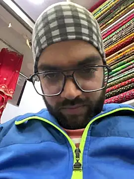 Snapshot of Arsh_Loves_Luv chatting on December 27, 2024, 12:23 pm Arsh Loves Luv online show from December 27, 2024, 12:23 pm