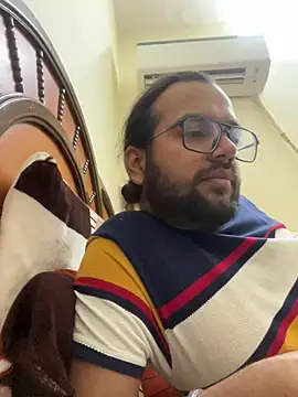 Snapshot of Arsh_Loves_Luv chatting on December 29, 2024, 9:20 pm Arsh Loves Luv online show from December 29, 2024, 9:20 pm