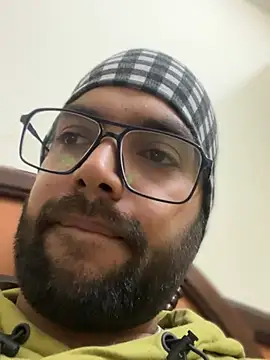 Snapshot of Arsh_Loves_Luv chatting on December 30, 2024, 3:56 pm Arsh Loves Luv online show from December 30, 2024, 3:56 pm