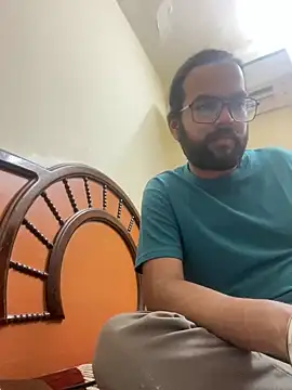 Snapshot of Arsh_Loves_Luv chatting on December 23, 2024, 8:00 am Arsh Loves Luv online show from December 23, 2024, 8:00 am