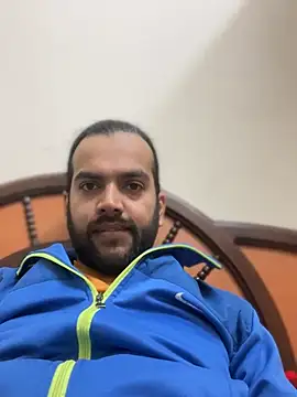 Snapshot of Arsh_Loves_Luv chatting on December 31, 2024, 6:24 pm Arsh Loves Luv online show from December 31, 2024, 6:24 pm