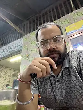 Snapshot of Arsh_Loves_Luv chatting on January 21, 2025, 2:59 pm Arsh Loves Luv online show from January 21, 2025, 2:59 pm