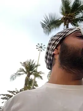 Snapshot of Arsh_Loves_Luv chatting on January 15, 2025, 10:27 am Arsh Loves Luv online show from January 15, 2025, 10:27 am