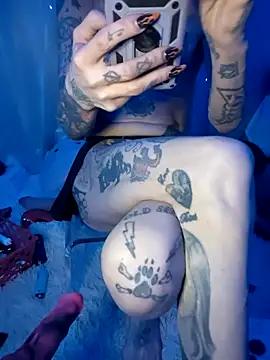 MommyMisfit online show from April 21, 2026, 2:51 am