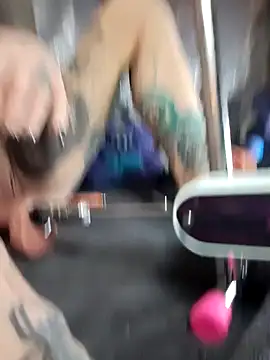 Snapshot of MommyMisfit chatting on October 23, 2025, 1:15 am MommyMisfit online show from October 23, 2025, 1:15 am