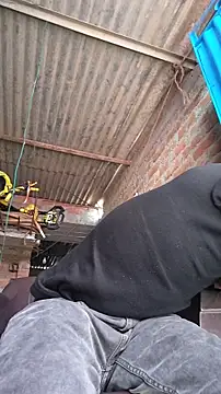 Snapshot of Suraj223kumar chatting on November 13, 2025, 4:27 am Suraj223kumar online show from November 13, 2025, 4:27 am