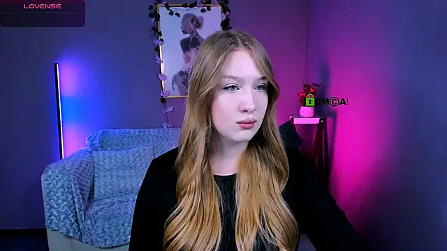 playful sophie online show from October 6, 2025, 9:37 pm