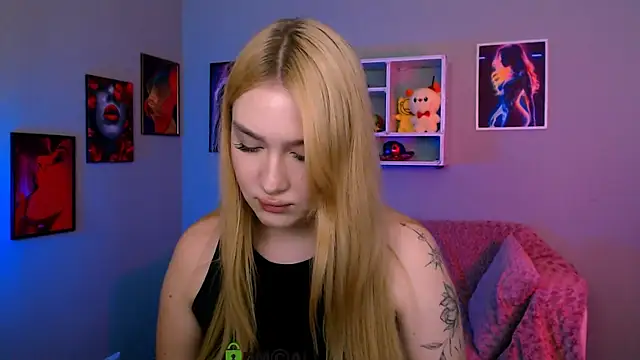 Snapshot of playful_sophie chatting on May 16, 2026, 7:13 pm playful sophie online show from May 16, 2026, 7:13 pm
