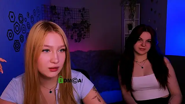 Snapshot of playful_sophie chatting on April 25, 2026, 7:22 pm playful sophie online show from April 25, 2026, 7:22 pm