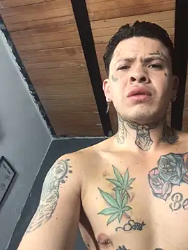 edttatuado19 online show from February 6, 2025, 1:43 pm