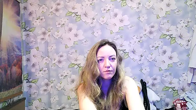 Snapshot of KattyLuuu chatting on November 14, 2025, 8:56 pm KattyLuuu online show from November 14, 2025, 8:56 pm