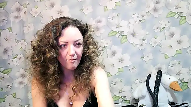 Snapshot of KattyLuuu chatting on March 19, 2025, 8:43 pm KattyLuuu online show from March 19, 2025, 8:43 pm