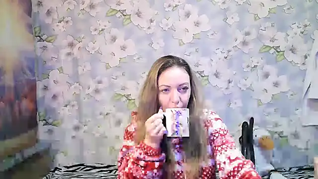 Snapshot of KattyLuuu chatting on October 25, 2025, 8:31 pm KattyLuuu online show from October 25, 2025, 8:31 pm