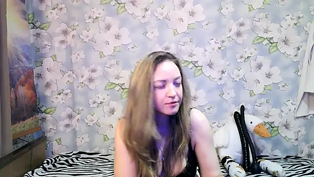 Snapshot of KattyLuuu chatting on October 8, 2025, 9:04 pm KattyLuuu online show from October 8, 2025, 9:04 pm