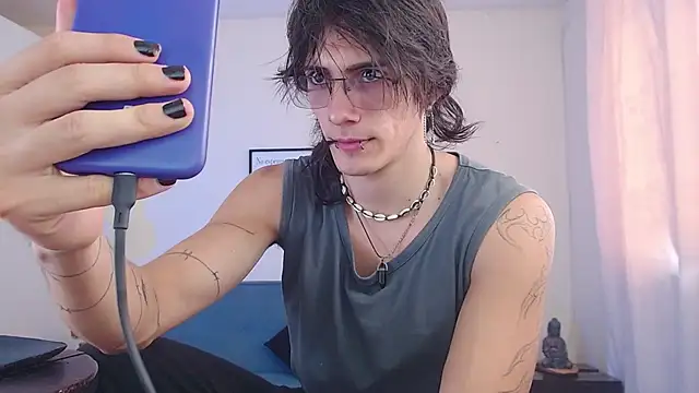 Snapshot of andreey50 chatting on March 13, 2025, 8:11 pm andreey50 online show from March 13, 2025, 8:11 pm