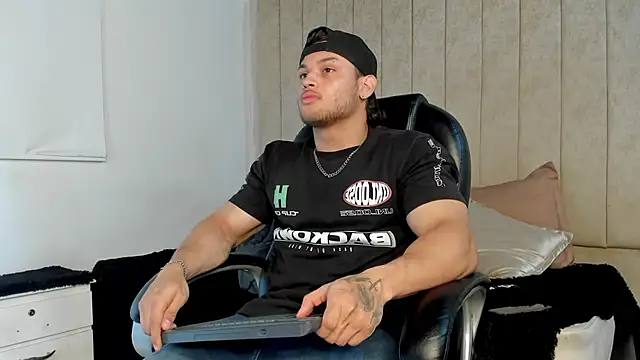 Snapshot of jeicob_gagnon chatting on October 13, 2025, 10:17 am jeicob gagnon online show from October 13, 2025, 10:17 am