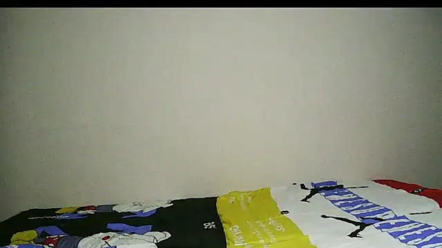 Snapshot of AzallandRoom chatting on December 28, 2024, 7:22 pm AzallandRoom online show from December 28, 2024, 7:22 pm