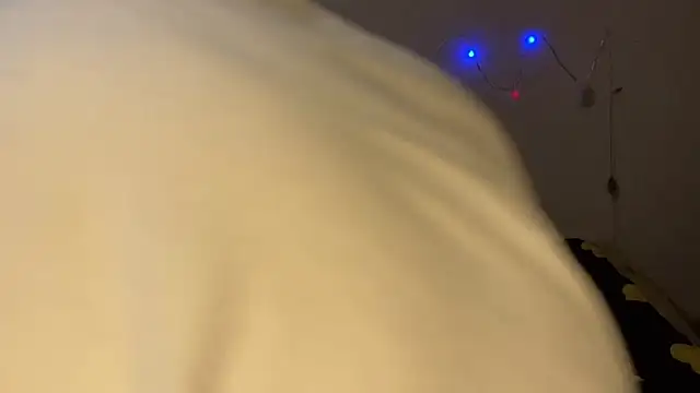 Snapshot of AzallandRoom chatting on January 9, 2025, 7:08 pm AzallandRoom online show from January 9, 2025, 7:08 pm