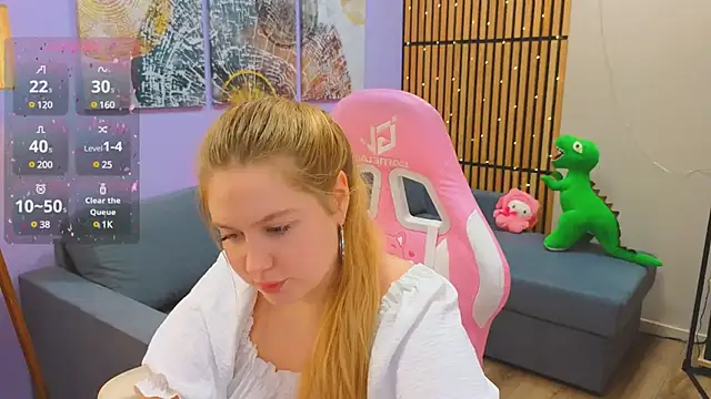 Snapshot of Ellie_Wellie chatting on February 12, 2025, 6:19 pm Ellie Wellie online show from February 12, 2025, 6:19 pm