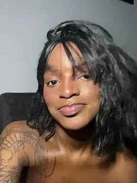 Snapshot of Zizi-campbel chatting on February 5, 2025, 12:17 pm Zizi-campbel online show from February 5, 2025, 12:17 pm