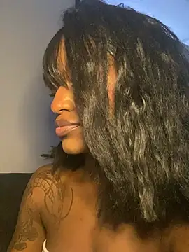 Snapshot of Zizi-campbel chatting on February 3, 2025, 12:04 am Zizi-campbel online show from February 3, 2025, 12:04 am