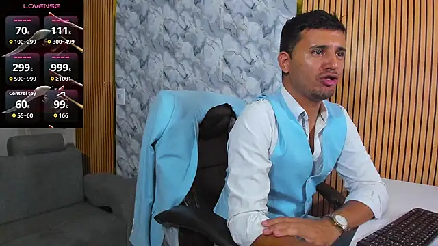 Snapshot of Hideintheoffice chatting on January 19, 2026, 2:26 am Hideintheoffice online show from January 19, 2026, 2:26 am