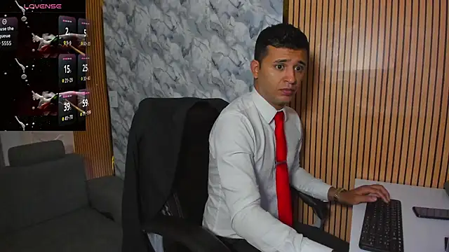 Snapshot of Hideintheoffice chatting on December 17, 2025, 11:37 am Hideintheoffice online show from December 17, 2025, 11:37 am