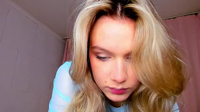 MeowthLilu online show from November 29, 2025, 4:12 am