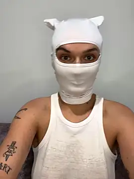 Nikki Hoee online show from November 22, 2025, 10:08 pm