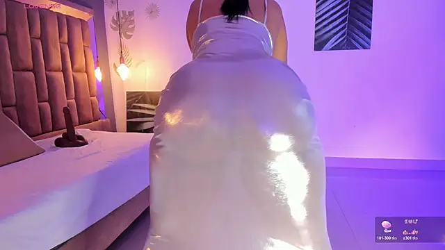 victoriaroyce1 online show from November 8, 2025, 3:48 pm