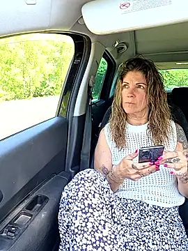 sansan2411 online show from April 21, 2026, 12:12 pm