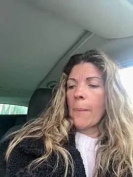 sansan2411 online show from March 28, 2026, 1:01 pm