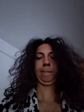 Snapshot of naughty69curls chatting on October 19, 2025, 6:21 pm naughty69curls online show from October 19, 2025, 6:21 pm