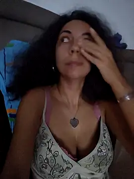 Snapshot of naughty69curls chatting on October 31, 2025, 8:05 pm naughty69curls online show from October 31, 2025, 8:05 pm