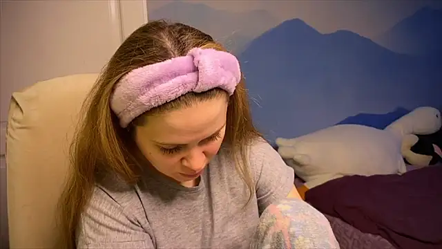 Snapshot of IlonaMurf chatting on October 27, 2025, 7:31 am IlonaMurf online show from October 27, 2025, 7:31 am