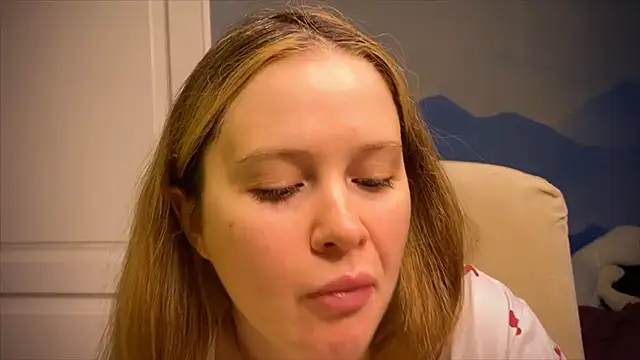 Snapshot of IlonaMurf chatting on October 28, 2025, 7:40 am IlonaMurf online show from October 28, 2025, 7:40 am