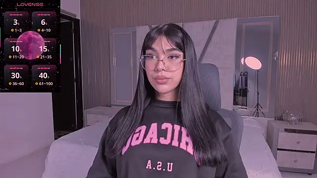 RoseCassie online show from November 5, 2025, 1:36 pm