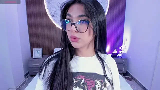 Snapshot of RoseCassie chatting on December 20, 2025, 1:14 pm RoseCassie online show from December 20, 2025, 1:14 pm