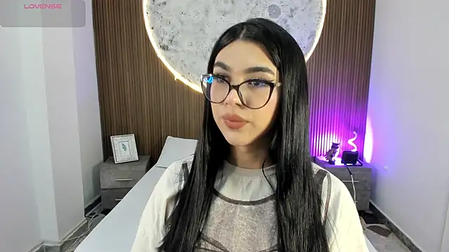 Snapshot of RoseCassie chatting on December 18, 2025, 1:48 pm RoseCassie online show from December 18, 2025, 1:48 pm